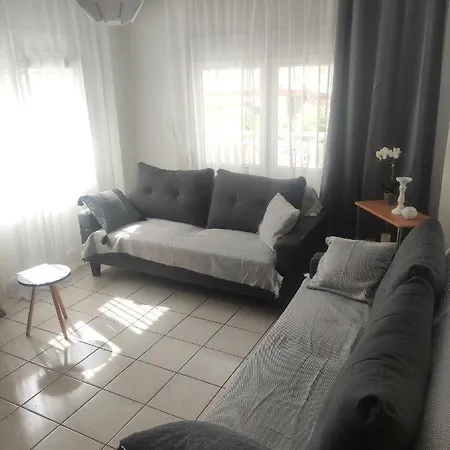 Helena's 2 Apartment