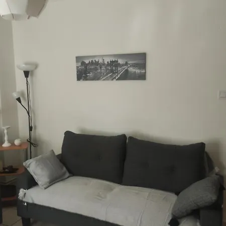 Helena's 2 Apartment