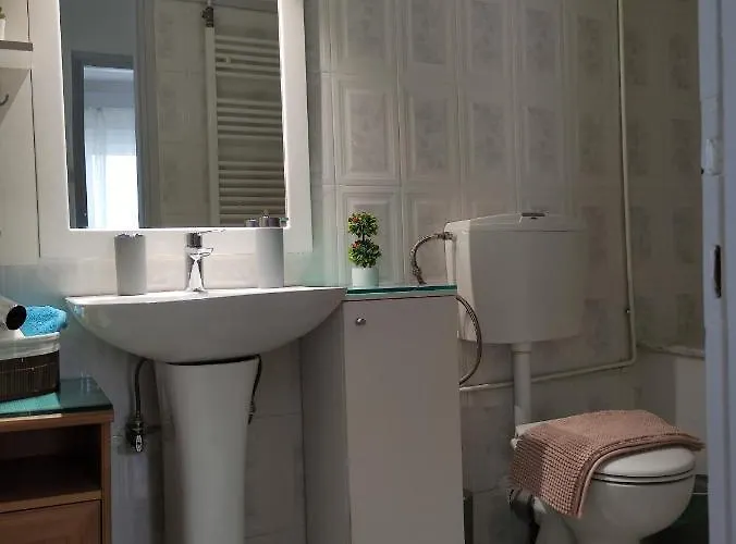 Apartment Helena's 2 *